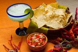 margarita and chips